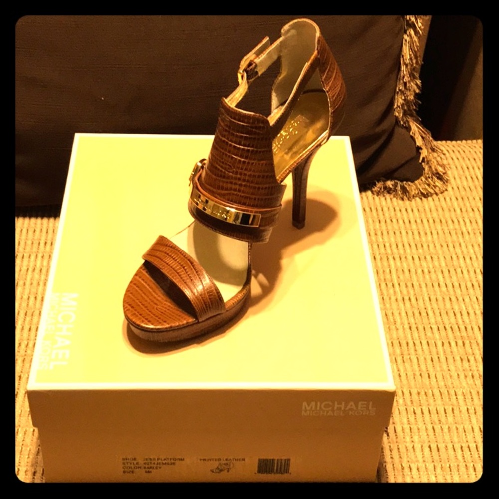 Micheal Kors Heel